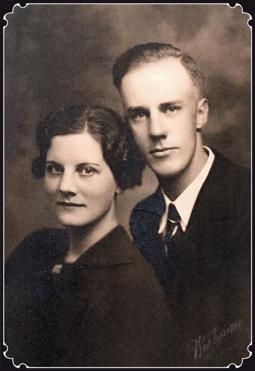 1914-10-31  Kenneth and Elizabeth